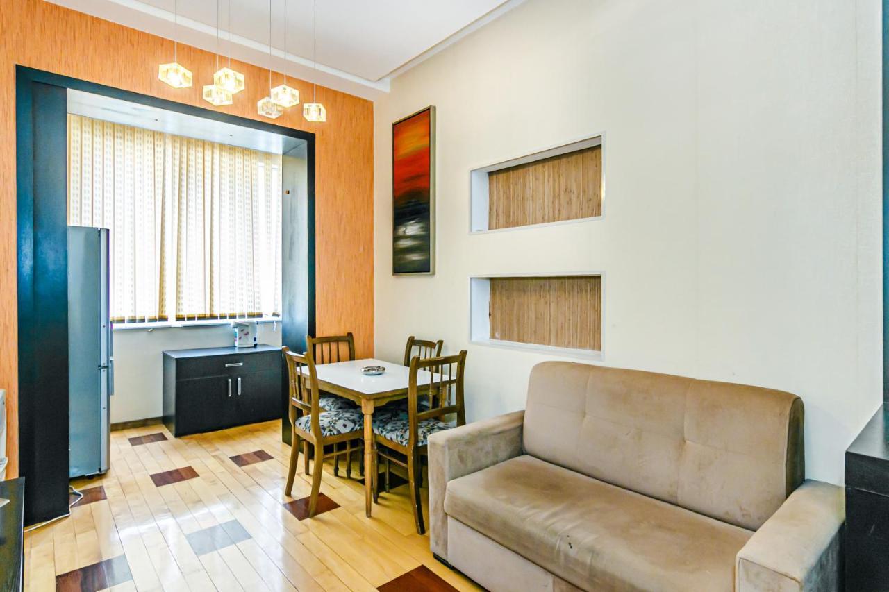 Lovely Sweet Apartment Баку Екстер'єр фото
