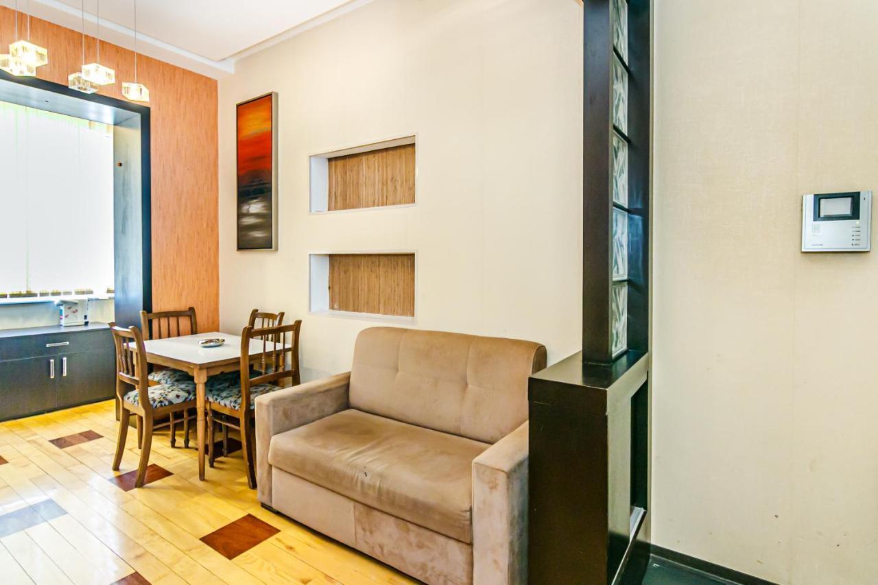 Lovely Sweet Apartment Баку Екстер'єр фото